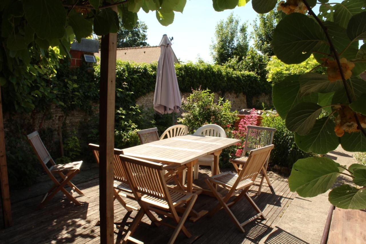 Gite Ancien Relais De Saint-Jacques La Roche-Guyon Εξωτερικό φωτογραφία