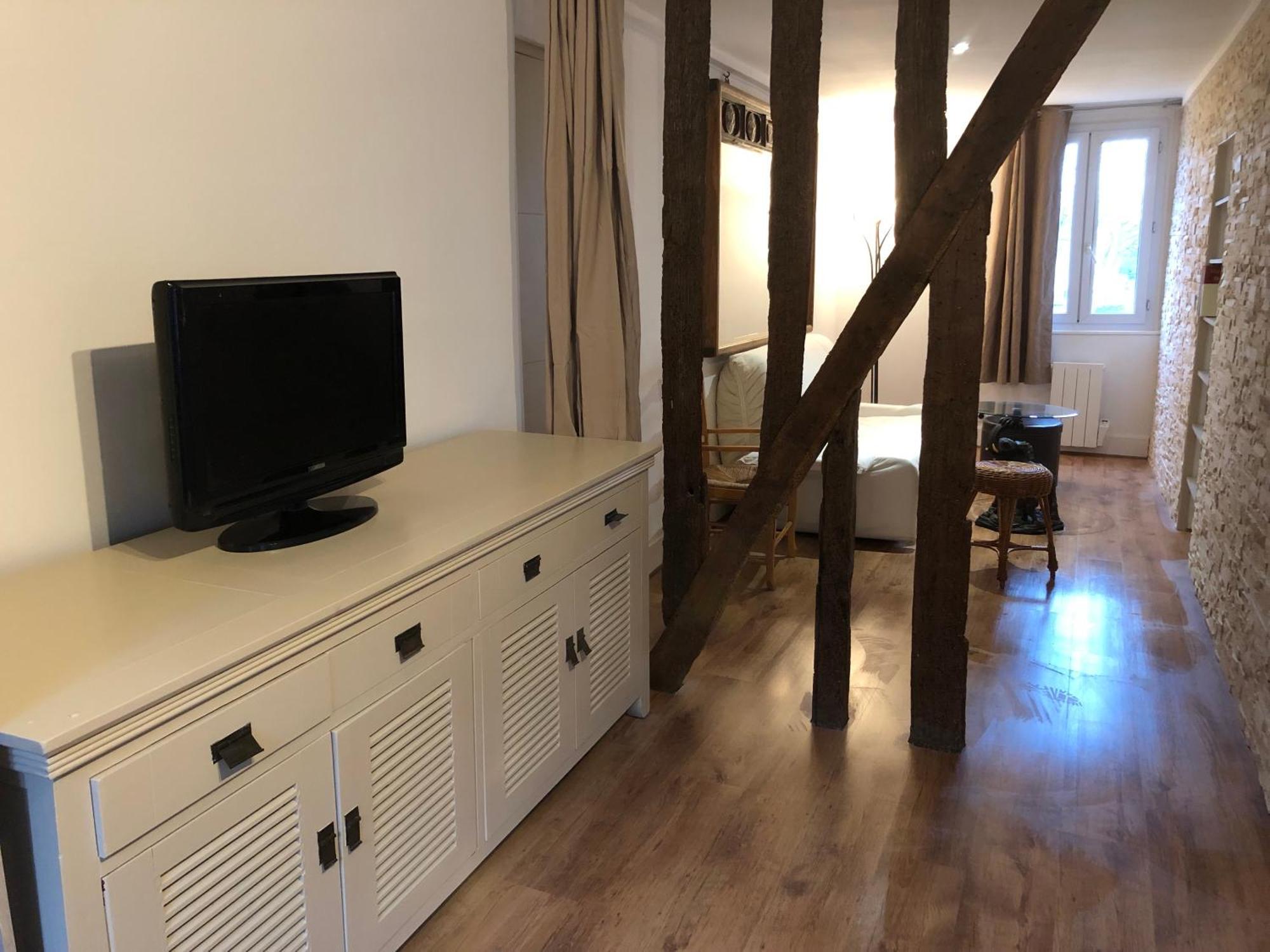 Gite Ancien Relais De Saint-Jacques La Roche-Guyon Εξωτερικό φωτογραφία