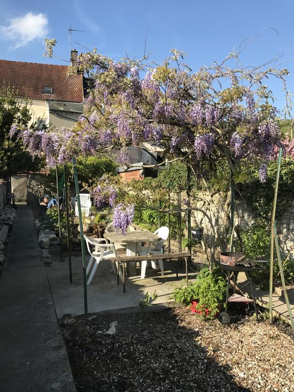 Gite Ancien Relais De Saint-Jacques La Roche-Guyon Εξωτερικό φωτογραφία